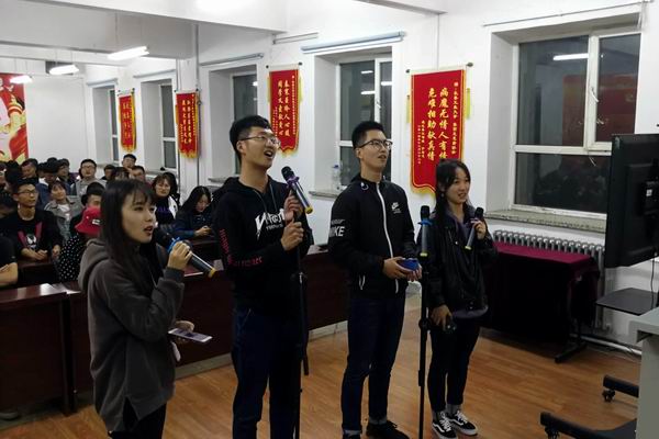 yl7703永利社团联合会举办“喜迎国庆,唱响未来”主题文艺晚会12.jpg yl7703永利社团联合会举办“喜迎国庆,唱响未来”主题文艺晚会12.jpg